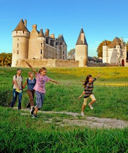 Photo d'une visite ludique en famille au Château de Montpoupon