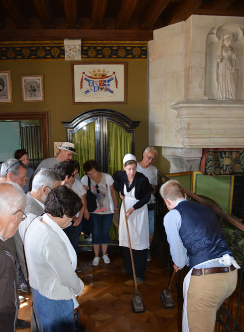 Photographie de cirage de parquet au Château de Montpoupon